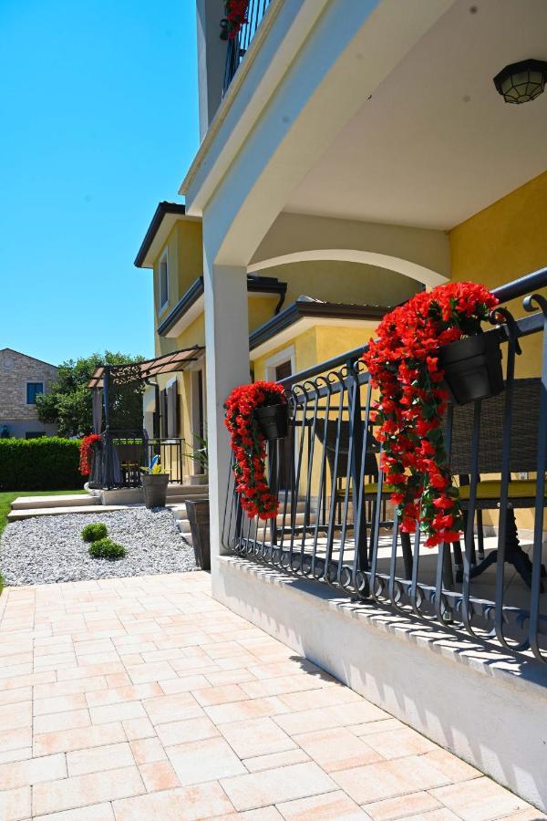 Teo Apartments Фунтана Екстериор снимка